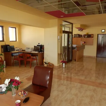 Hotel семеен роза