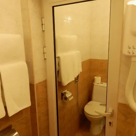 семеен роза Hotel Kazanlŭk