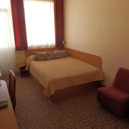 семеен роза Hotel Kazanlŭk