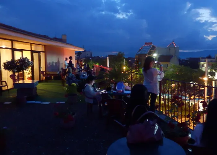 семеен роза Kazanlŭk