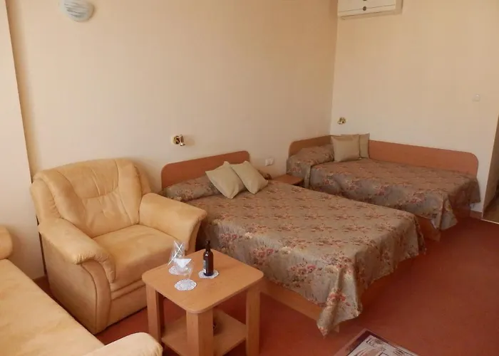 семеен роза Hotel Kazanlŭk